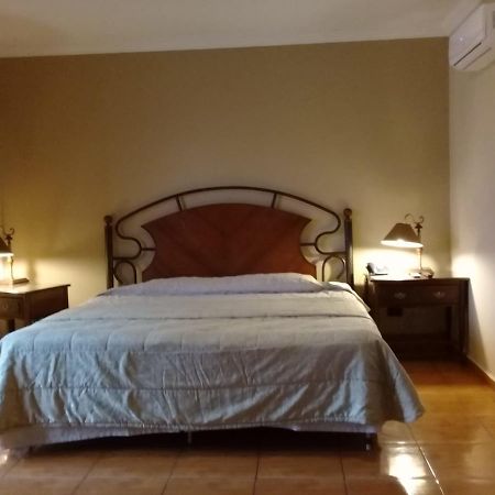 Hotel Puerta Del Rey 산타 크루즈 드 라 시에라 외부 사진