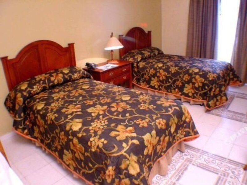 Hotel Puerta Del Rey 산타 크루즈 드 라 시에라 외부 사진