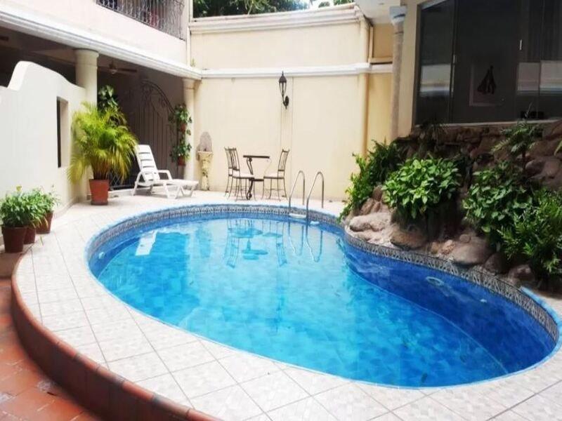 Hotel Puerta Del Rey 산타 크루즈 드 라 시에라 외부 사진
