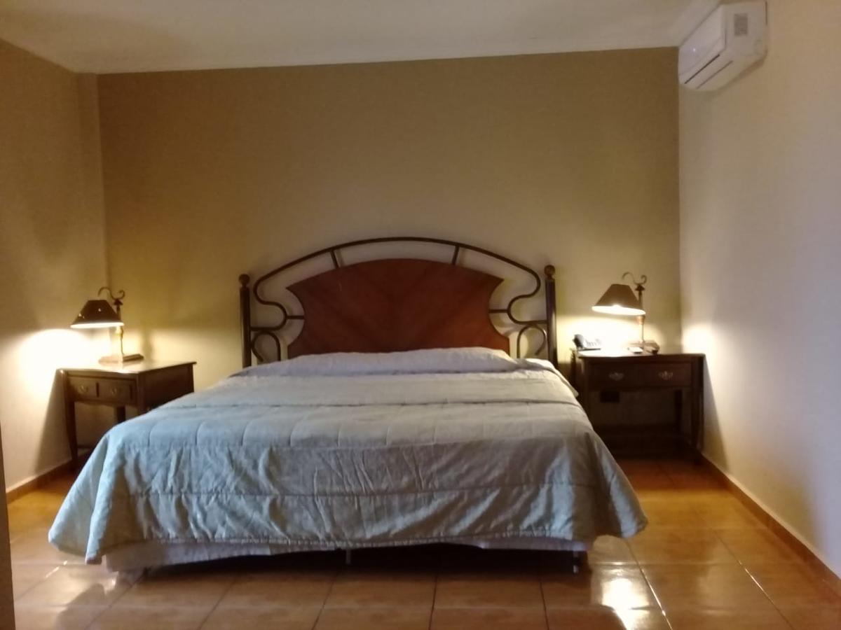 Hotel Puerta Del Rey 산타 크루즈 드 라 시에라 외부 사진