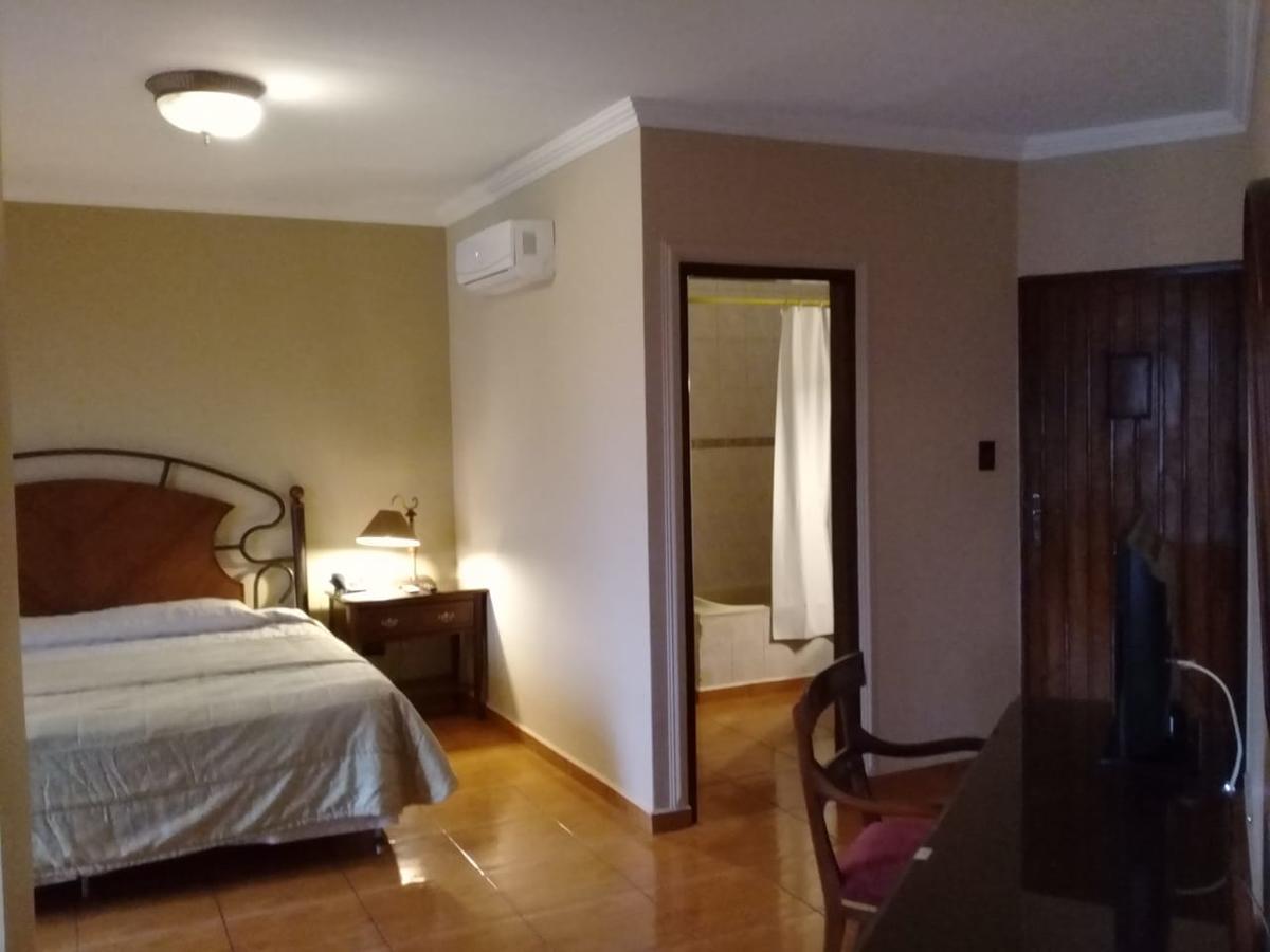 Hotel Puerta Del Rey 산타 크루즈 드 라 시에라 외부 사진